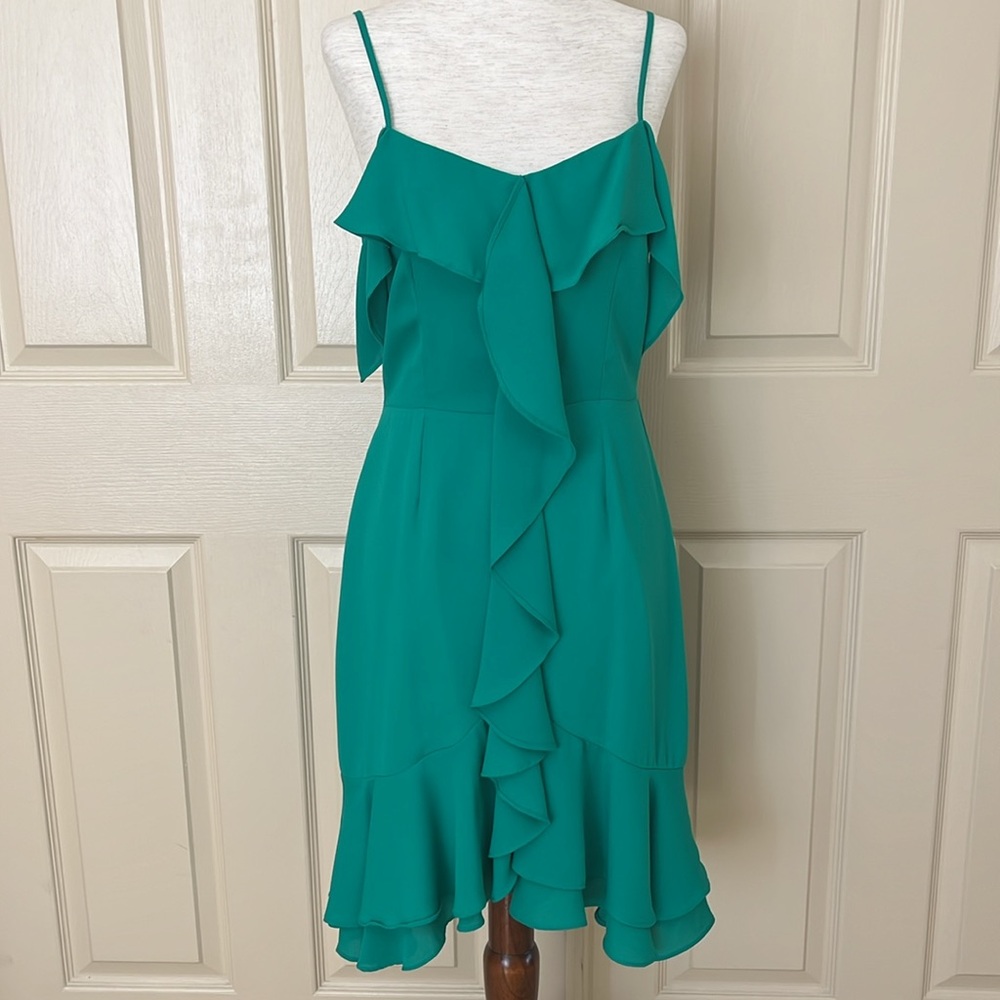 BB Dakota Ruffled cold shoulder Dress
